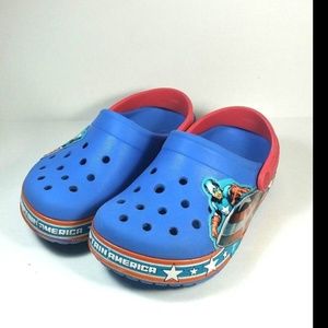 Crocs Boys' Size J1 Shoes Captain America Blue